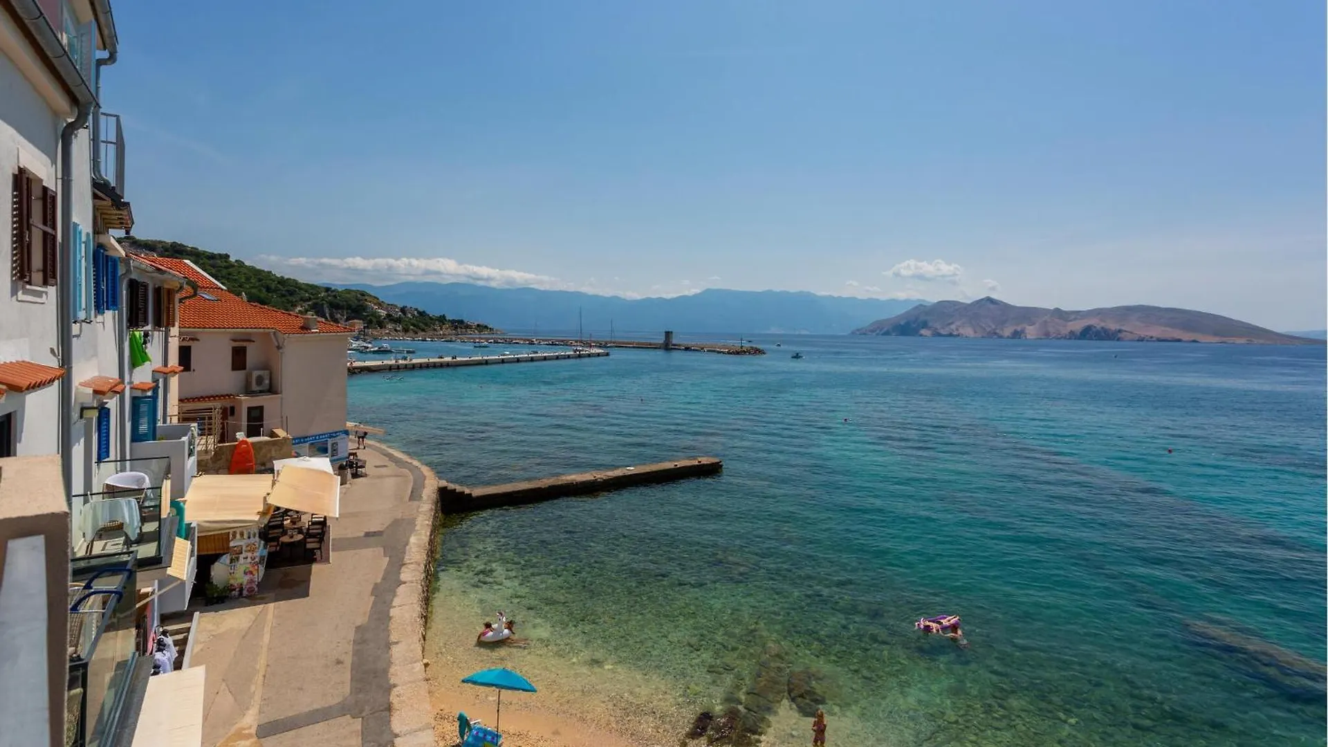 1 Bedroom Cozy Apartment In Baska
